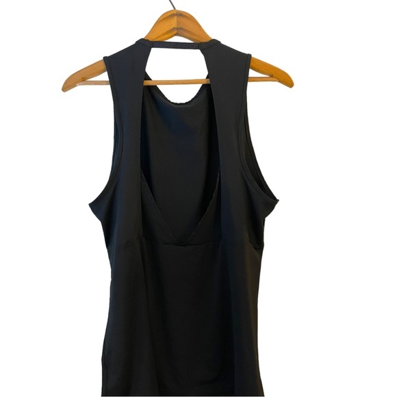 Nike black tank top for workout, back is cut out.‎ NWOT size L - Picture 3 of 5